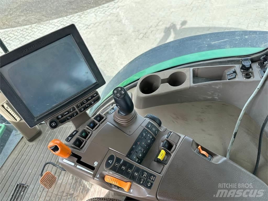 John Deere 7230R Traktori