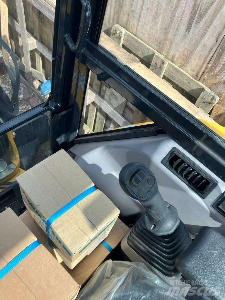 Komatsu PC 26 MR Mini bageri < 7t