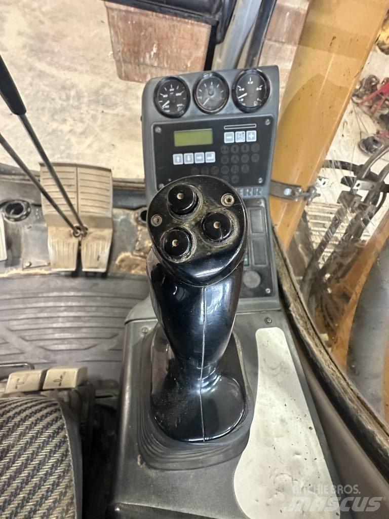 Liebherr R 317 Bageri guseničari