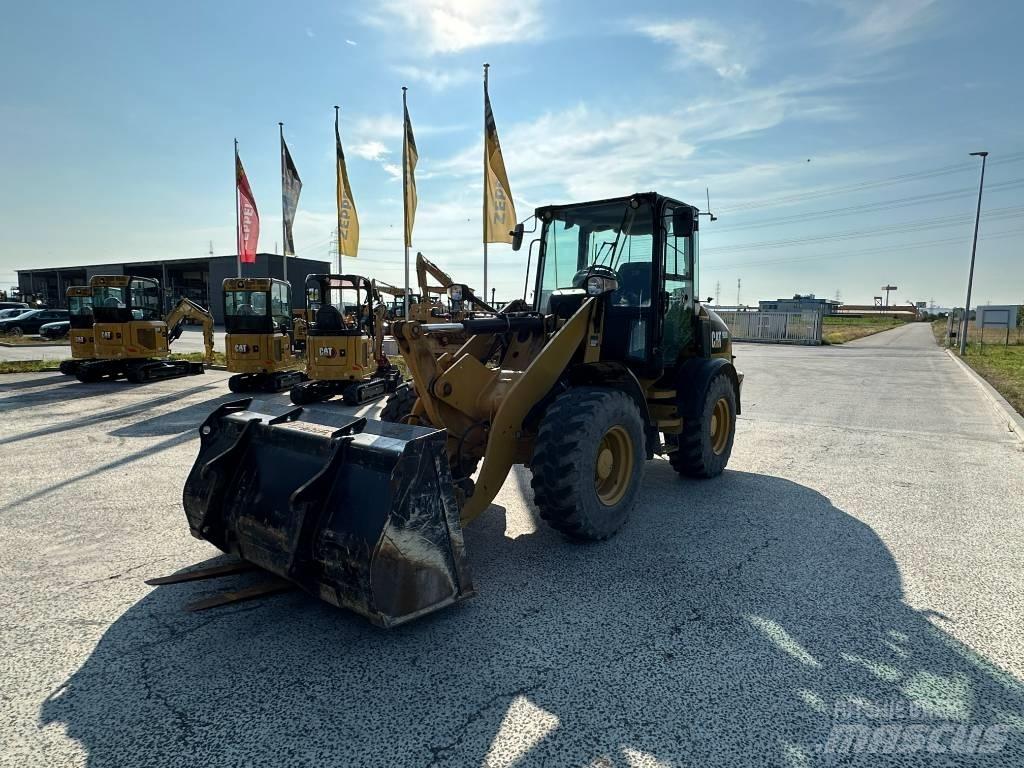 CAT 908M Utovarivači na točkove