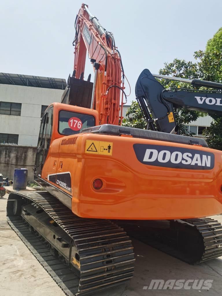 Doosan DX225LC-9C Bageri guseničari