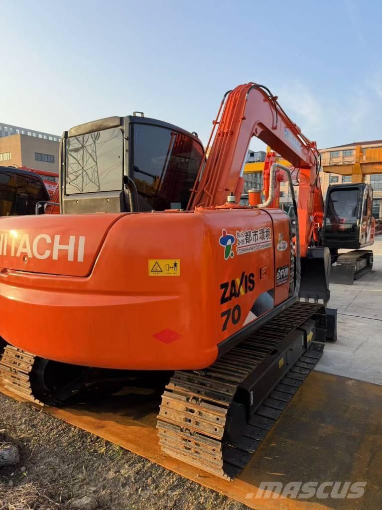 Hitachi 70 Bageri guseničari