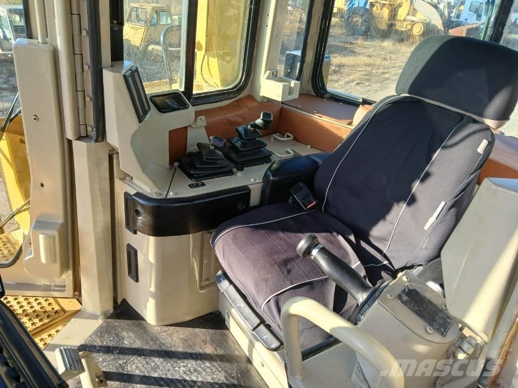 CAT D 9 R II Buldožeri guseničari