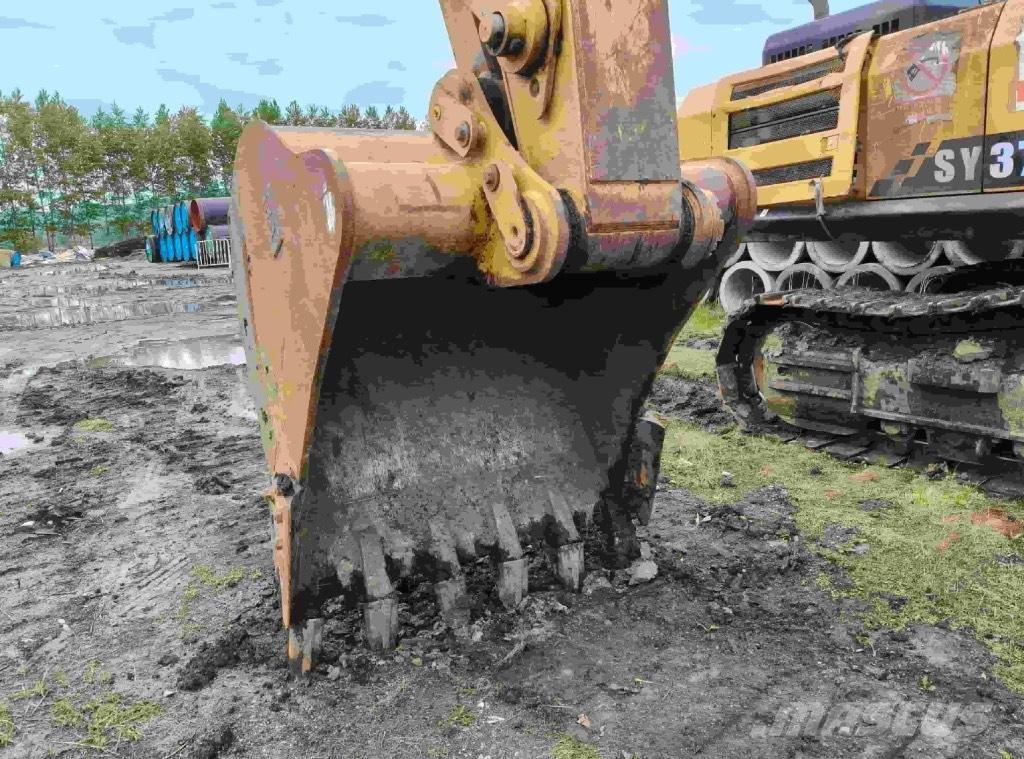 CAT 326 Bageri guseničari