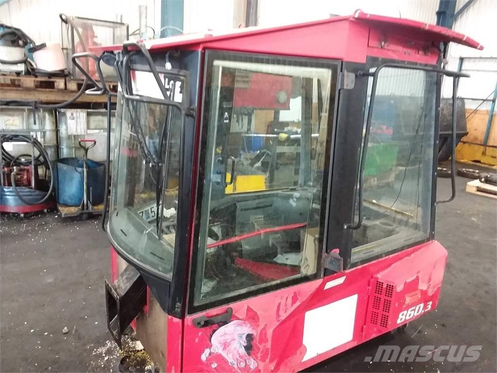 Valmet 860.3 Kabine i unutrašnjost