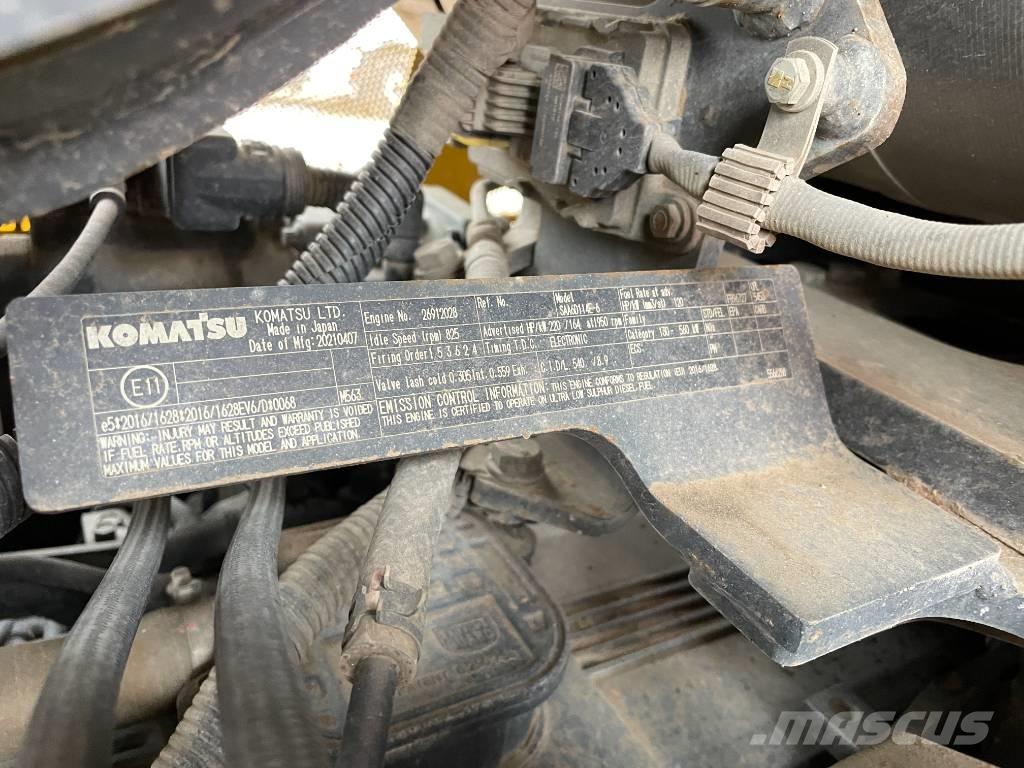 Komatsu D 65 PX-18E0 Buldožeri guseničari