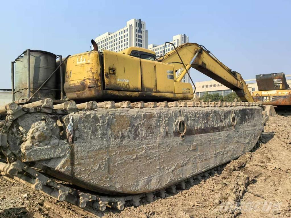 Komatsu PC 200-6 Polovni amfibijski bageri