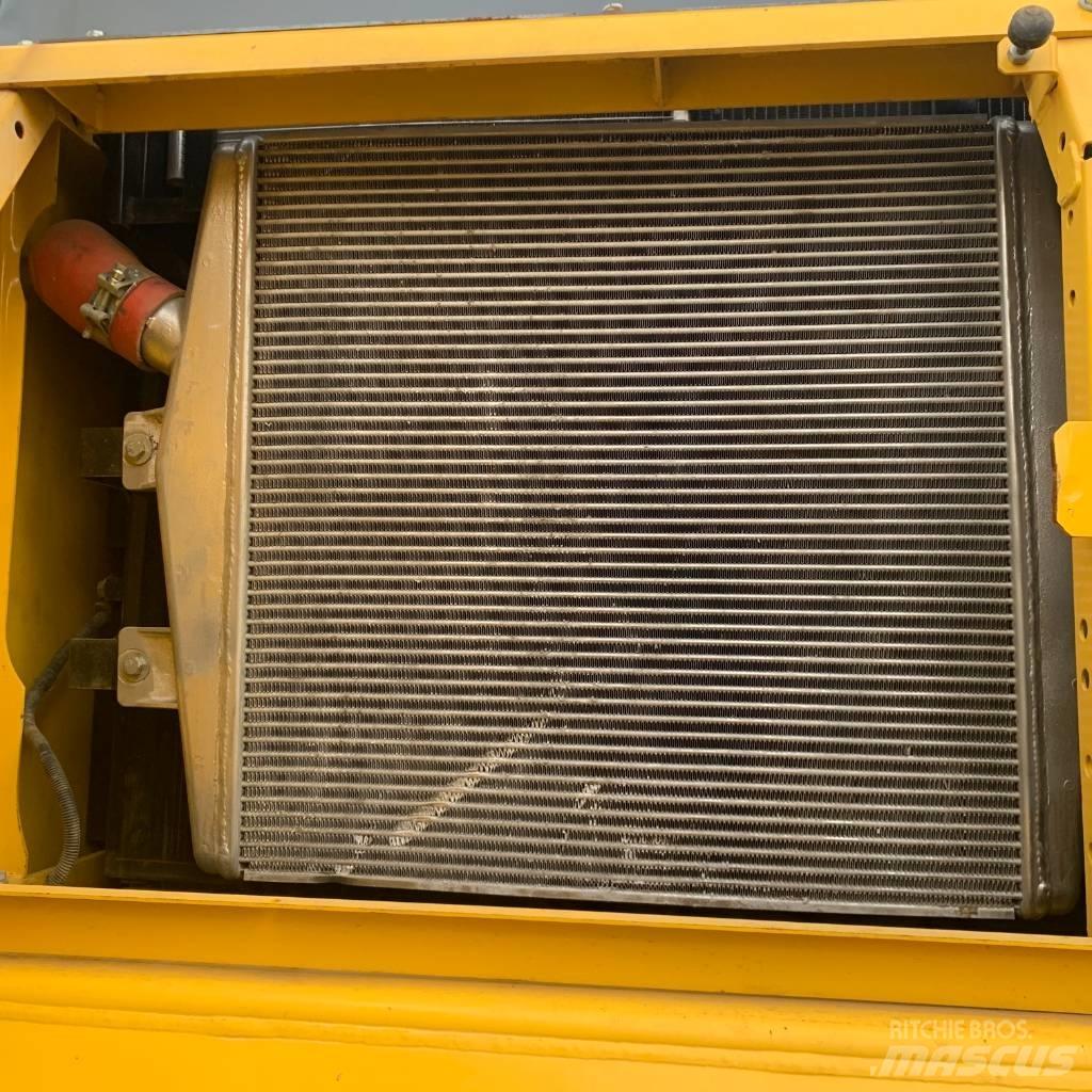 Komatsu PC450-8 Bageri guseničari