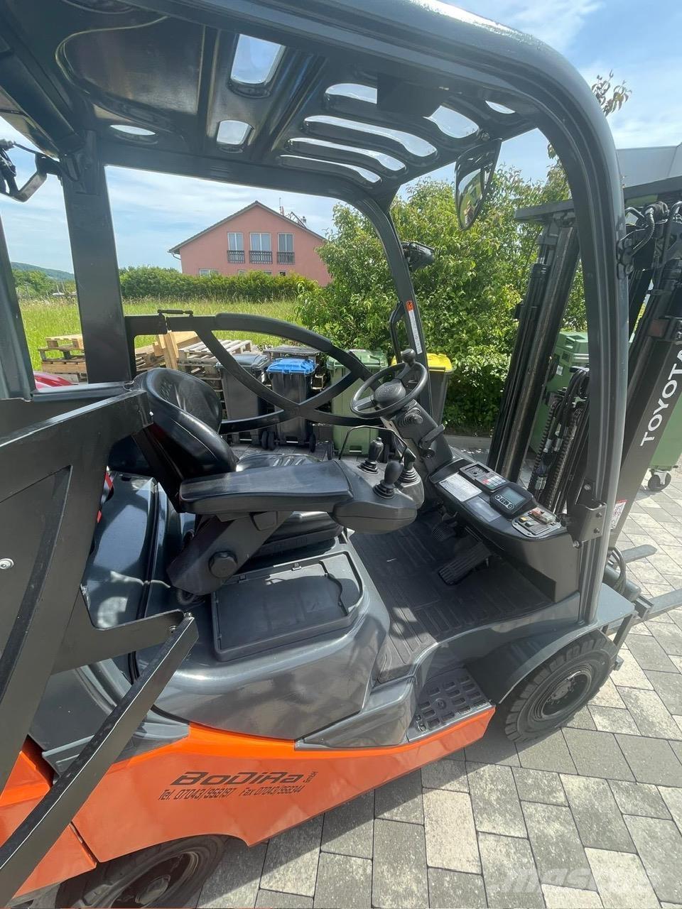 Toyota 02-8FGF18 Plinski viljuškari