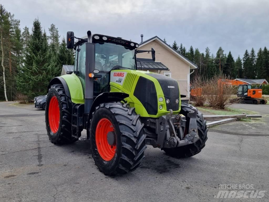 CLAAS 820 Axion Traktori