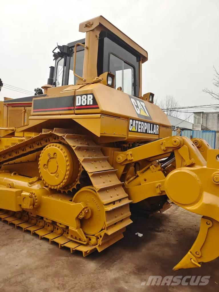 CAT D8 Buldožeri guseničari
