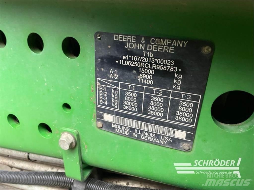 John Deere 6250 R Traktori
