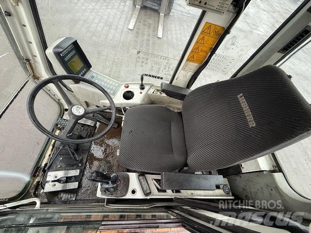 Liebherr A 924 B CAB Kabine i unutrašnjost