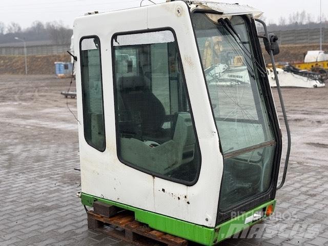 Liebherr A 924 B CAB Kabine i unutrašnjost