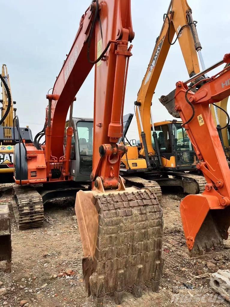 Hitachi ZX 135 US Bageri guseničari