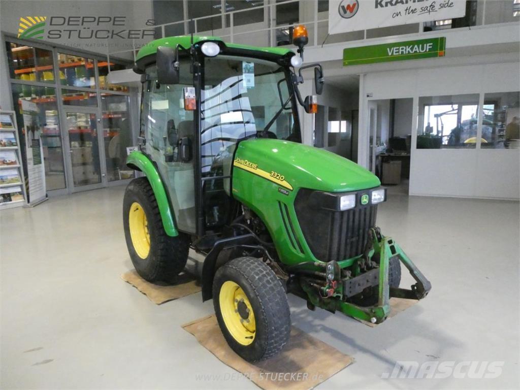 John Deere 3320 Manji traktori