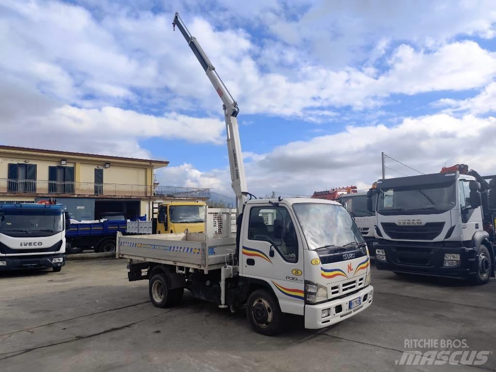 Isuzu NPR77G-5DX Kamioni sa kranom
