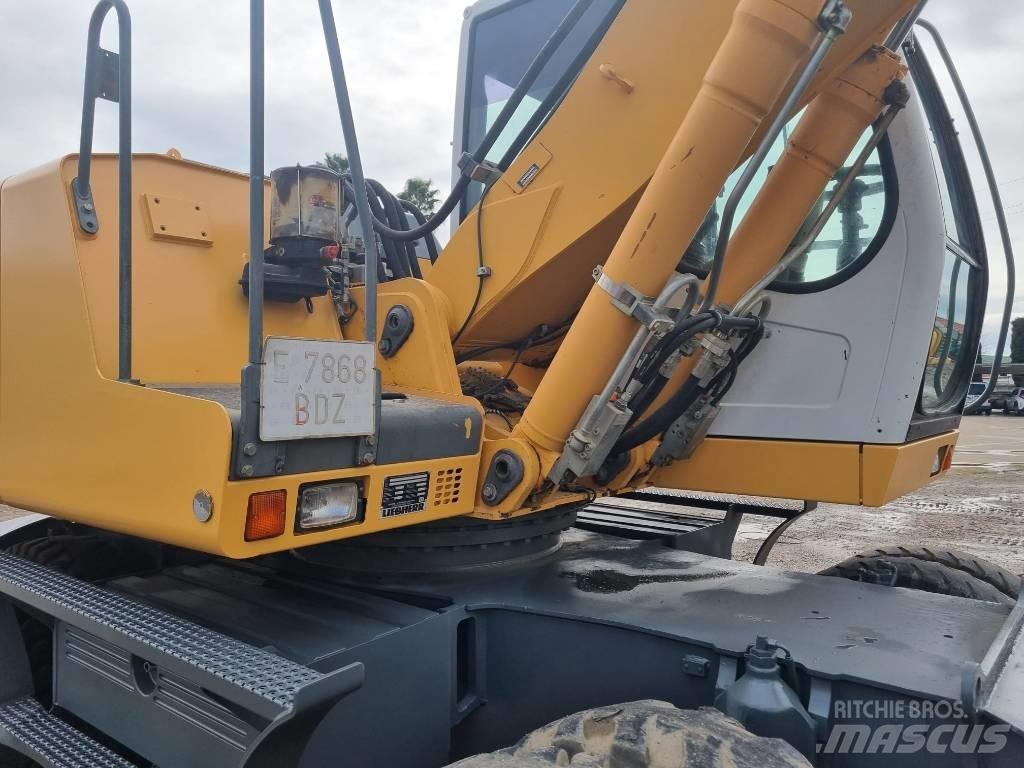 Liebherr A 900 C Bageri točkaši
