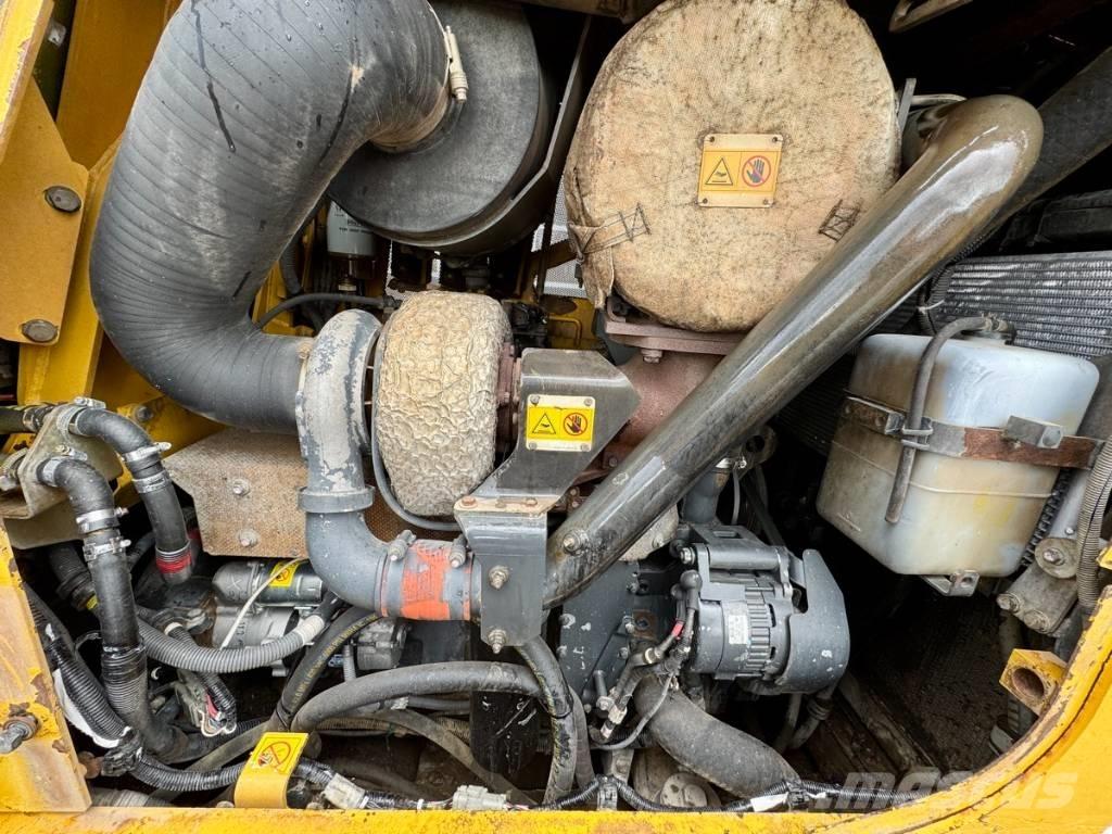 Komatsu D 65 WX-16 Buldožeri guseničari