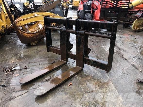 CAT IT 28 Građevinarske viljuške