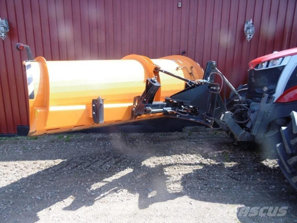 Massey Ferguson 7 S Traktori
