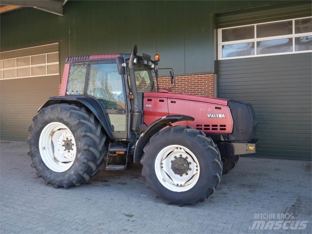 Valtra 8450 Traktori