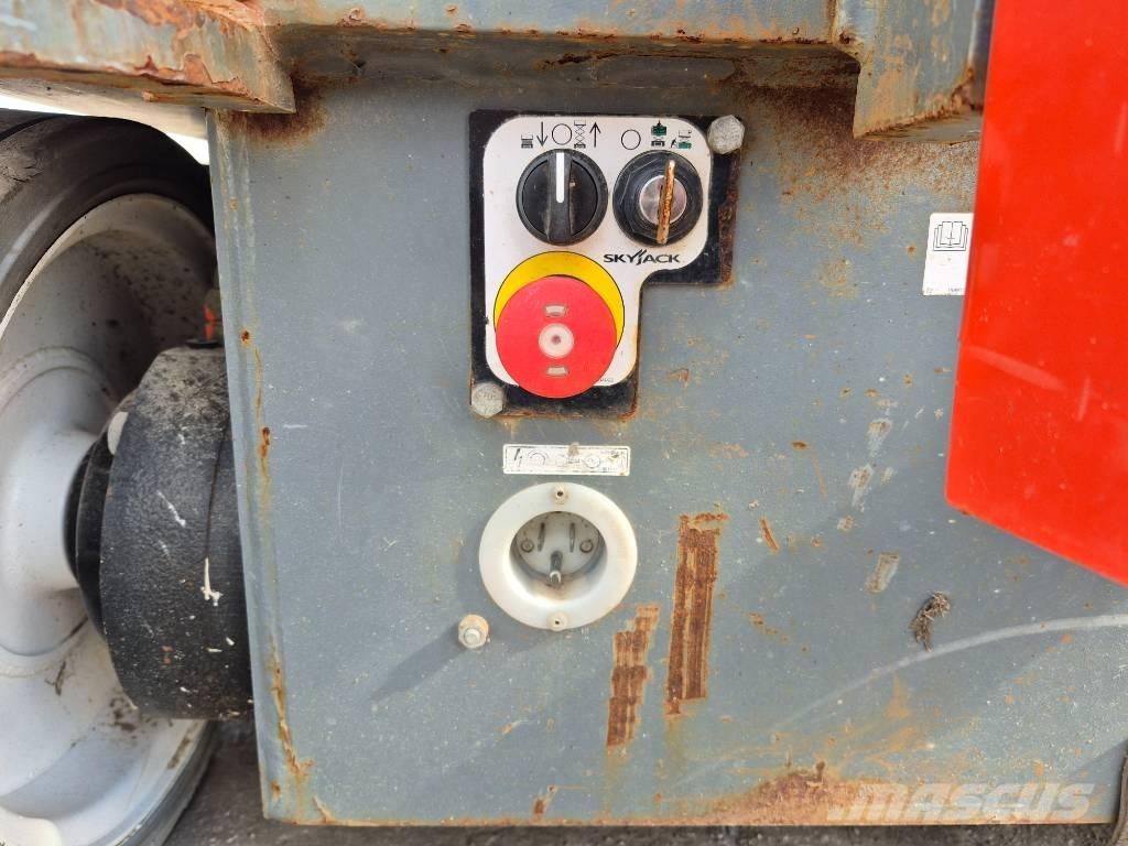 SkyJack SJ 4740 Makazaste platforme