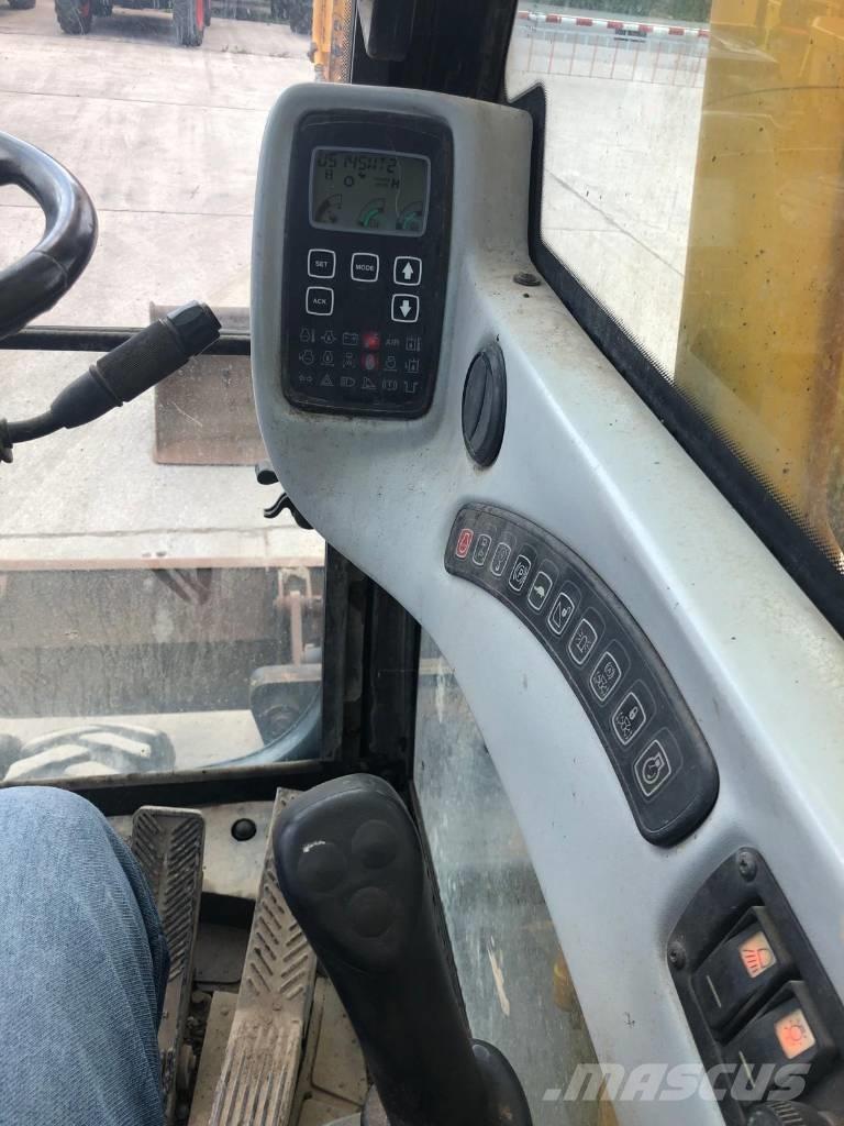 JCB JS145W Bageri točkaši