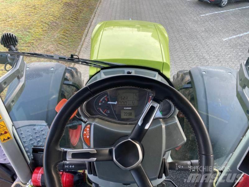 CLAAS AXION 830 Traktori