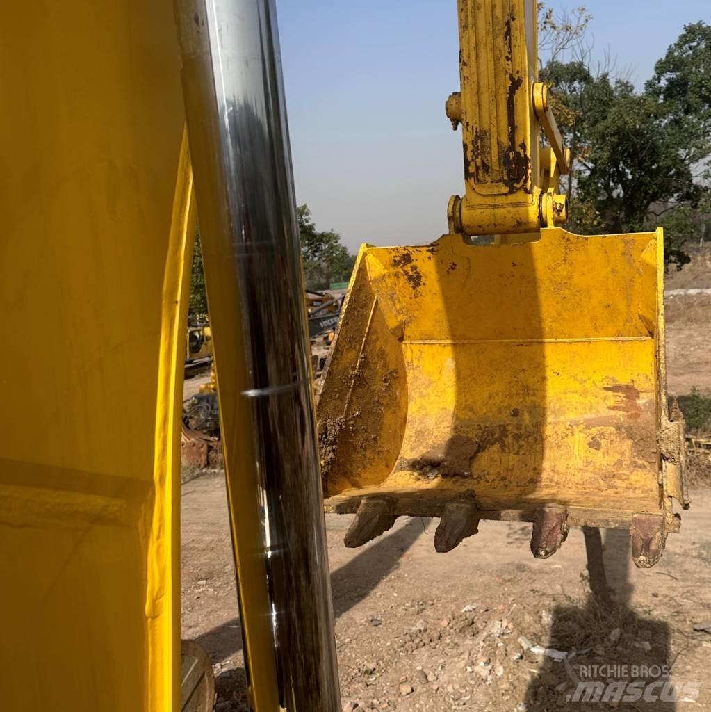 Komatsu 240LC-8 Bageri guseničari