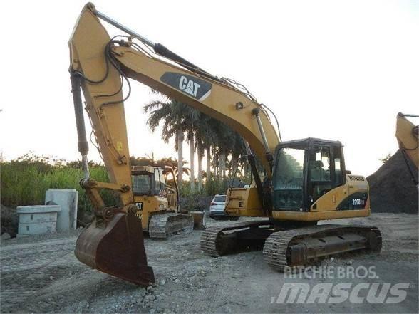 CAT 320D Bageri guseničari
