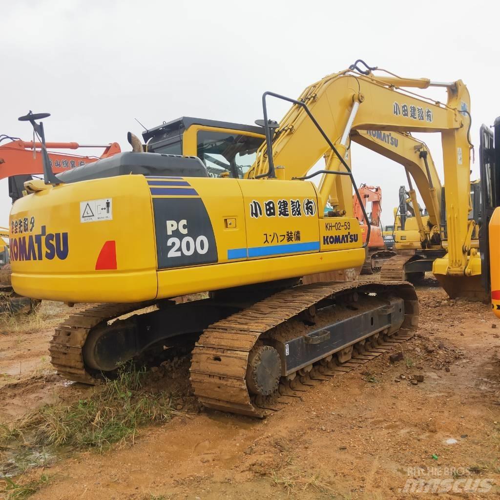 Komatsu PC200-8 Bageri guseničari