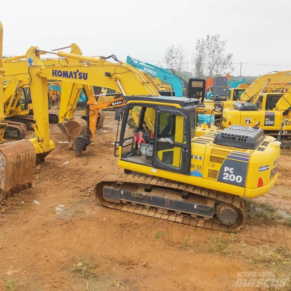 Komatsu PC200-8 Bageri guseničari