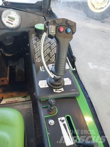 Avant 220 Skid steer mini utovarivači