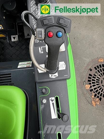 Avant 220 Skid steer mini utovarivači