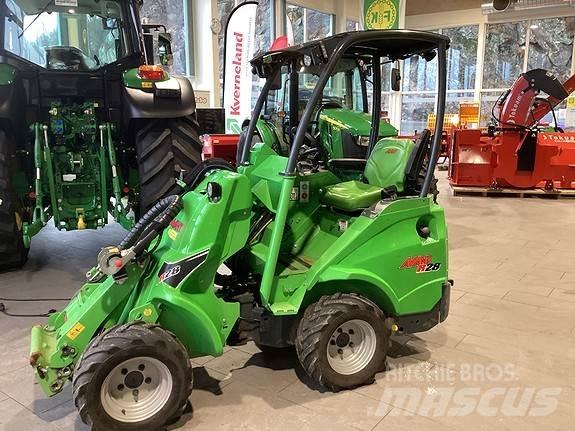 Avant R28 Skid steer mini utovarivači