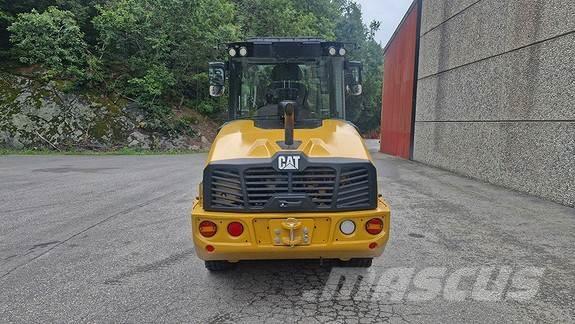 CAT 906 Utovarivači na točkove