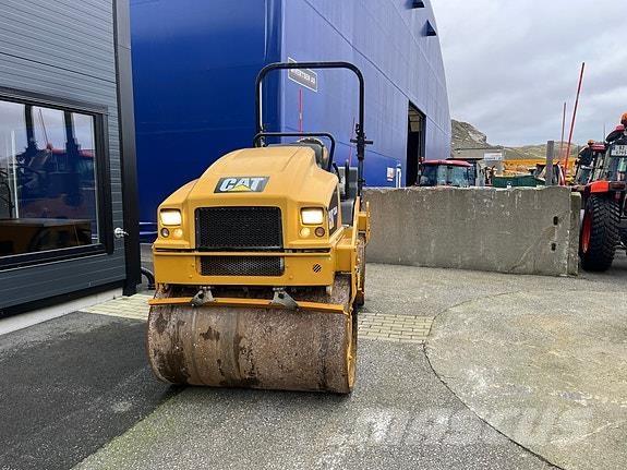 CAT CB34B Asfaltni finišeri