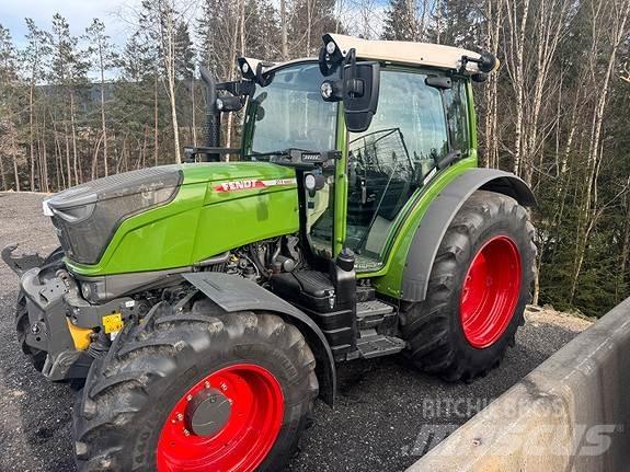 Fendt 211 Traktori
