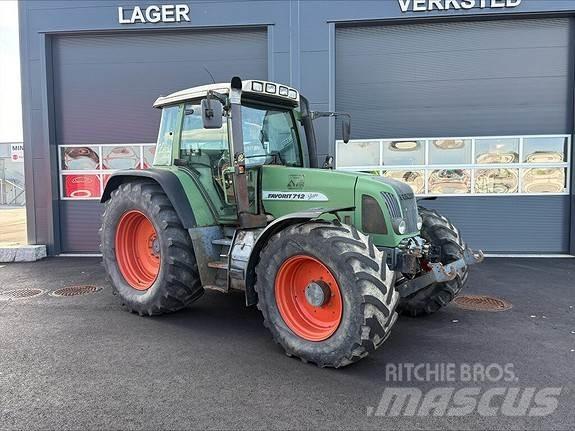 Fendt 712 Favorit Traktori