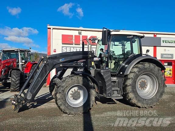 Fendt 724 S4 Profi Traktori