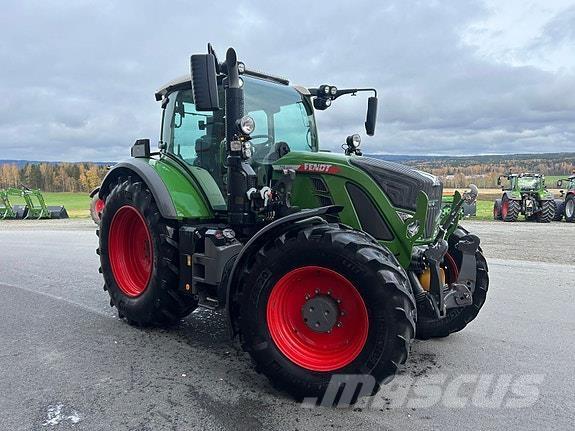 Fendt 724 VARIO Traktori
