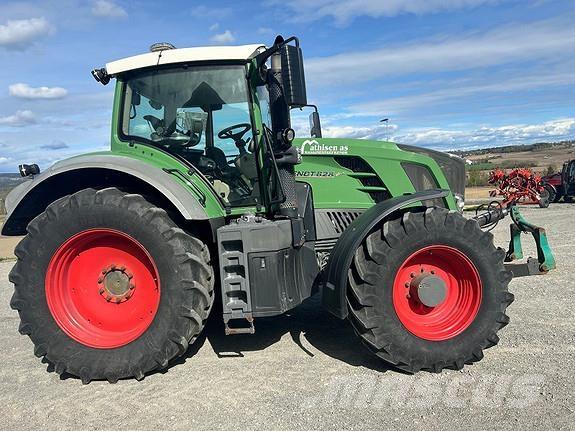 Fendt 828 Vario Traktori