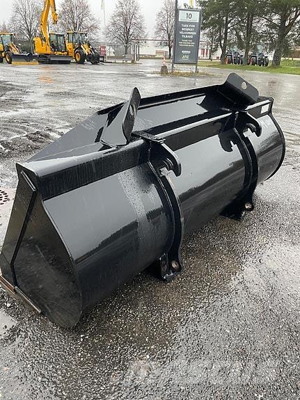 JCB med BM Gume, točkovi i felne