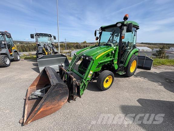 John Deere 3720 Traktori