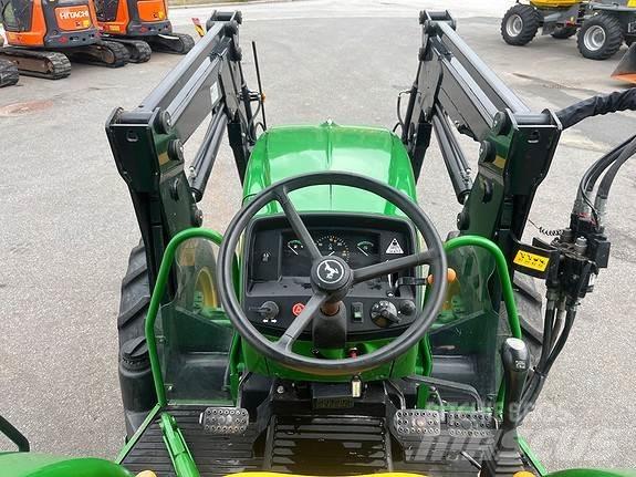 John Deere 5055E Traktori