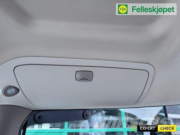 John Deere 6130R Traktori