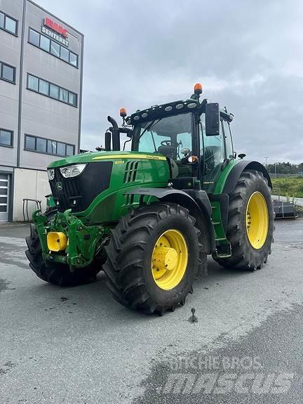 John Deere 6215R Traktori