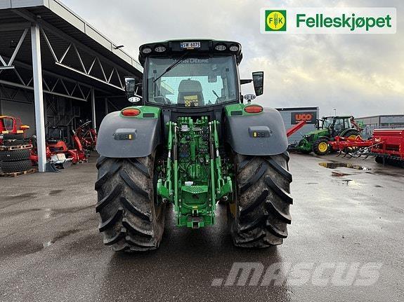 John Deere 6R 215 Traktori