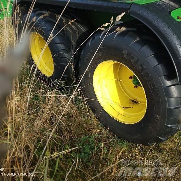 John Deere C441R Prese/balirke za rolo bale